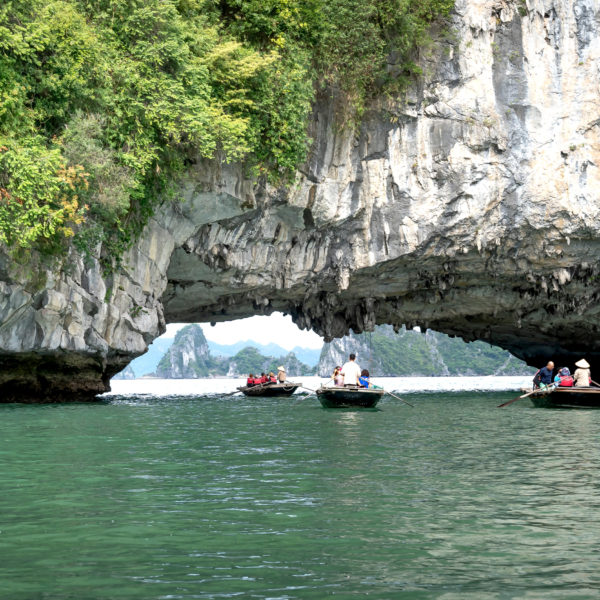 travel-ha-long-bay-2